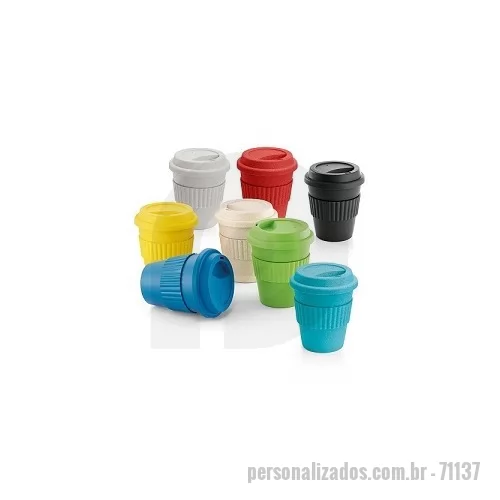 Copo personalizado - Copo de viagem com tampa em fibra de bambu (50%) e PP (50%), com capacidade até 380 mL e tira em silicone para facilitar o transporte de bebidas quentes.