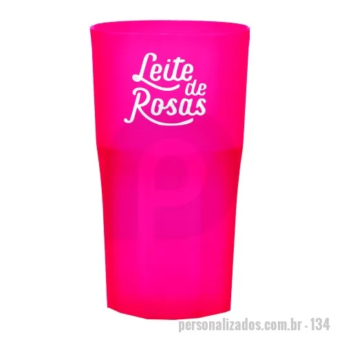 Copo personalizado - Capacidade para 360ml. Design moderno e acabamento impecável, o Copo Roma é feito em plástico atóxico e altamente resistente. Pode ser levado ao microondas e máquina de lavar louça. 