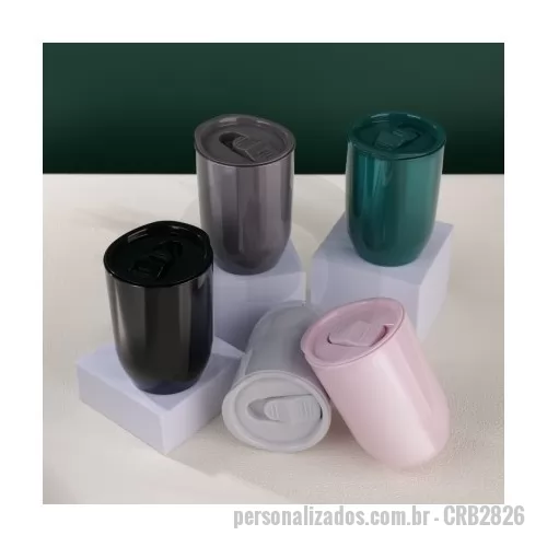 Copo personalizado - Copo plástico 350ml com tampa de pressão. Tampa com acesso e trava de segurança para o bocal.  Altura: 11,7cm x Largura: 8,3cm x Circunferência: 25,5cm  Peso aproximado: 146g