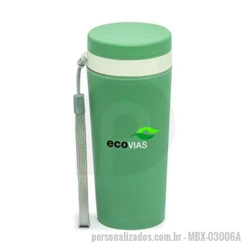 Copo personalizado - Copo fibra de bambu 350ml com parede dupla e alça. Copo produzido em Polipropileno livre de BPA, possui uma tampa de vedação rosqueável e alça de nylon (removível) para transporte. Conserva a temperatura interna durante um período de 1 à 2 horas, mas não dispõe de isolamento térmico. O copo pode ser levado a lava-louças, geladeira e micro-ondas.