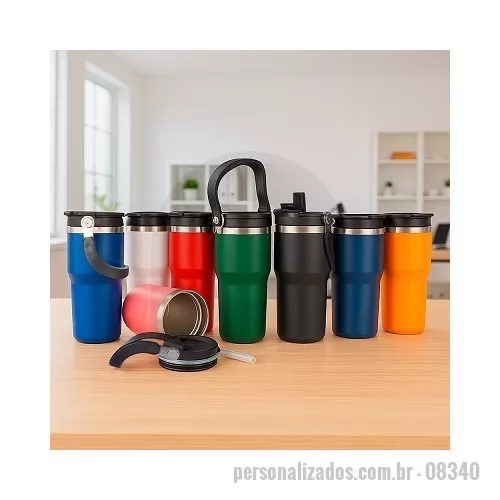 Copo personalizado - Copo térmico em inox com pintura eletrostática e capacidade máxima de 600ml. Conta com estrutura de parede dupla e vedação a vácuo que permite a conservação da temperatura de líquidos por mais tempo. Possui tampa plástica rosqueável com protetor para o bocal, bico flip, canudo interno removível e alça fixa para transporte.