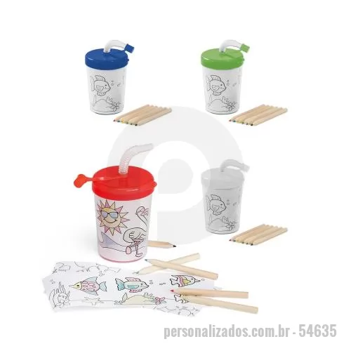 Copo personalizado - Copo para viagem para crianças em PP e PS com canudo flexível e capacidade até 200 mL. Corpo com 3 desenhos diferentes para colorir e 6 mini lápis em cor inclusos. Certificação EU Food Grade. ø72 x 98 mm