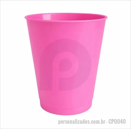 Copo personalizado - Copo com capacidade de 400 ml produzido em polipropileno biodegradável, com peso de 33 gramas, altura de 10,7 cm, diâmetro da boca de 8,5 cm e base de 6,5 cm, apresentando estrutura leve e resistente que garante praticidade no uso diário. Seu formato