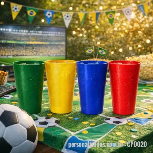 Copo personalizado - Copo com capacidade de 550 ml fabricado em polipropileno, com peso de 36 gramas, altura de 14,5 cm, diâmetro da boca de 8,7 cm e base de 6,3 cm, apresentando estrutura leve, resistente e de fácil manuseio. Seu formato alongado favorece a pegada confo