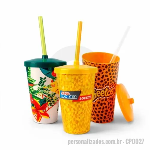 Copo personalizado - Copo com capacidade de 550 ml produzido em polipropileno, com peso aproximado de 45 gramas, altura de 14,5 cm, diâmetro da boca de 8,7 cm e base de 6,3 cm, acompanhado de tampa e canudo, com personalização em IML (In Mold Label), tecnologia na qual a