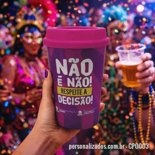 Copo personalizado - Copo com capacidade de 350 ml produzido em polipropileno, com peso aproximado de 30 gramas, altura de 10,6 cm, diâmetro da boca de 7,5 cm e base de 6,0 cm, acompanhado de tampa estilo MUG que auxilia na vedação e no controle do fluxo ao consumir bebi