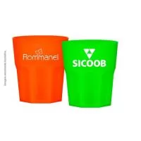 Capacidade 300ml, feito em Plástico Premium (PP), desing moderno e acabamento impecável, o Copo Mini Roma é feito em plástico atóxico e altamente resistente. Pode ser levado ao microondas e máquina de lavar louça.