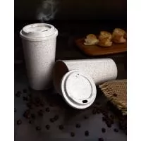 Copo de Fibra Personalizado, Brinde ideal para divulgar sua marca o copo de fibra personalizado possui capacidade de 550ml, tampa com rosco e ótimo acabamento. A impressão da marca é feita em Silkscreen em amplo espaço de impressão