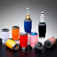 Copo térmico multiuso com parede dupla em inox, capacidade de 380ml. Pode ser utilizado como copo, porta long neck ou porta lata. Contém abridor de garrafa na parte inferior do copo.