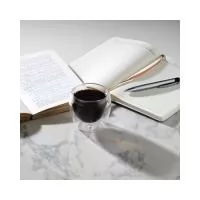  Copo de vidro borossilicato parede dupla com capacidade para 80ml.
