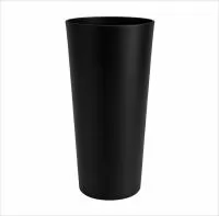 Copo com capacidade de 550 ml produzido em polipropileno, com peso de 47 gramas, altura de 15,9 cm, diâmetro da boca de 7,9 cm e base de 6,3 cm, apresentando estrutura leve e resistente para uso frequente. Seu formato alongado proporciona boa ergonom