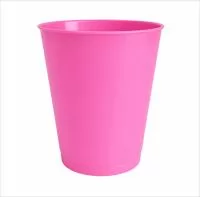 Copo com capacidade de 400 ml produzido em polipropileno biodegradável, com peso de 33 gramas, altura de 10,7 cm, diâmetro da boca de 8,5 cm e base de 6,5 cm, apresentando estrutura leve e resistente que garante praticidade no uso diário. Seu formato