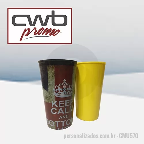 Copo Plástico personalizado - PRODUTO: Copo Multiuso GRANDE MEDIDAS: 14,5cm de altura x 8,5cm de diâmetro x 6,5cm de base CAPACIDADE: 570 ml MATERIAL: Polipropileno ou PS cristal PERSONALIZAÇÃO: Silk ou transfer CORES: Diversas