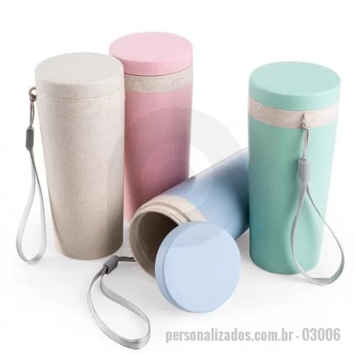 Copo térmico personalizado - Copo fibra de bambu 350ml com parede dupla e alça. Copo produzido em Polipropileno livre de BPA, possui uma tampa de vedação rosqueável e alça de nylon (removível) para transporte. Conserva a temperatura interna durante um período de 1 à 2 horas,