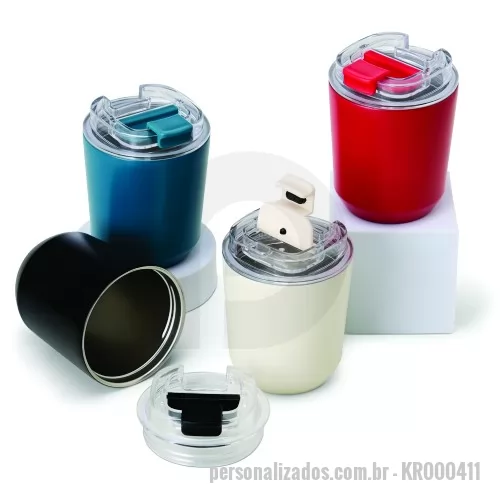 Copo térmico personalizado - Feito para manter as bebidas na temperatura ideal por horas, nosso copo térmico de 280ml é eficiente e funcional. Projetado com parede dupla de aço inoxidável, o copo possui uma tampa plástica com acesso ao bocal, além de uma tampa protetora para evitar derramamentos durante o transporte.  Altura :  11 cm  Largura :  8,5 cm