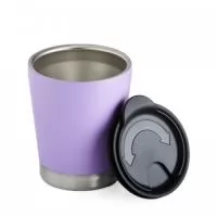 Copo de parede dupla em inox 304 com capacidade de 300ml, possui tampa plástica de encaixe com acesso ao bocal e área para canudo