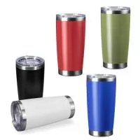 Copo Térmico 520ml em aço inox com pintura eletrostática. Sua parede dupla, aliada à tampa plástica com vedação a vácuo e ao bocal com trava de segurança, assegura a conservação da temperatura das bebidas por muito mais tempo