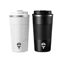 Copo térmico com capacidade de 480ml, em inox resistente. Possui tampa com rosca segura e pega em silicone que proporciona mais conforto e praticidade no manuseio. Durável e elegante, a escolha perfeita para todas as ocasiões.