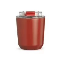 Feito para manter as bebidas na temperatura ideal por horas, nosso copo térmico de 280ml é eficiente e funcional. Projetado com parede dupla de aço inoxidável, o copo possui uma tampa plástica com acesso ao bocal, além de uma tampa protetora para evitar derramamentos durante o transporte.