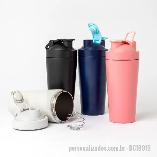 Coqueteleira personalizada - Coqueteleira Térmica de 700ml em inox é a escolha perfeita. Com ela, é possível preparar bebidas deliciosas tanto para um pós-treino, quanto para o seu home bar! Sua tampa rosqueável possui fechamento com trava para dar maior segurança durante o prep