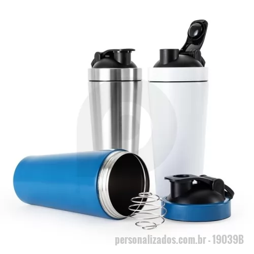 Coqueteleira personalizada - Coqueteleira Personalizada - 19039B - Coqueteleira Inox 900ml – Estilo, Praticidade e Durabilidade  Descrição: Coqueteleira produzida em aço inox de alta qualidade, com capacidade para até 900ml, ideal para preparar bebidas com eficiência e elegância. Possui tampa rosqueável em inox com detalhes em plástico, alça integrada ajustável e fechamento por trava que garante segurança durante o uso. Acompanha mola misturadora, perfeita para misturar shakes, suplementos ou drinks com uniformidade.  Especificações: Altura: 23,5 cm Largura: 9,3 cm Circunferência: 29,3 cm Área de gravação: 17 x 8 cm Peso: 221 g  Perfeita para personalização, brindes fitness ou eventos corporativos, unindo sofisticação e funcionalidade em um único produto. - 178353 - Coqueteleira