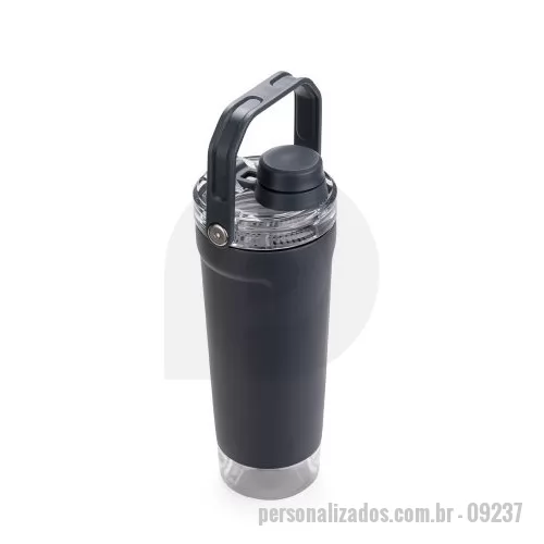 Coqueteleira personalizada - Coqueteleira térmica de parede dupla, com parte externa em inox 201 e pintura eletrostática, e camada interna em inox 304 com marcação de volume. Com capacidade máxima de 650ml, possui tampa rosqueável em polipropileno (PP) e policarbonato (PC), com protetor para o bocal e alça para transporte. Apresenta fundo rosqueável em PET com tampa de pressão, ideal para guardar suplementos. Acompanha mola misturadora em inox e peneira plástica.  Altura: 26,2 cm Largura: 10,8 cm Medidas aproximadas para gravação: (CxL): 15 cm x 4 cm (área sem relevo) - 15 cm x 6 cm (área baixo relevo) - 3 cm x 3 cm (tampa bocal)