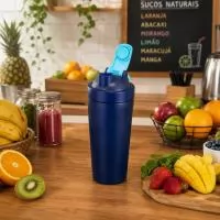Coqueteleira térmica com capacidade de 700 ml, produzida em inox resistente que contribui para melhor conservação da temperatura das bebidas, aliando praticidade e desempenho no uso diário. Possui tampa rosqueável com sistema de trava que garante mai