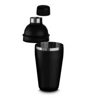 Kit drink com coqueteleira de 500 ml produzida em inox, acompanhada de socador, dosador duplo e pinça, todos com acabamento em pintura fosca que confere um visual sofisticado e contemporâneo. A coqueteleira apresenta encaixe preciso e vedação eficien