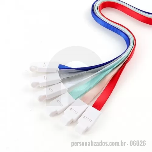 Cordão para crachá personalizado - Cordão de poliéster com presilha em plástico.