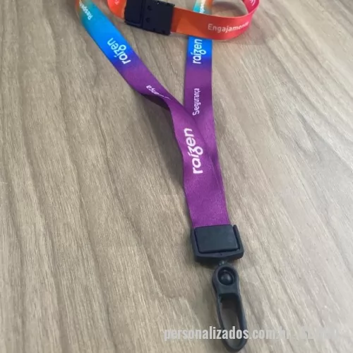 Cordão para crachá personalizado - Cordão para crachá produzido em poliéster acetinado, com personalização em sublimação, com diversas medidas e acabamentos.