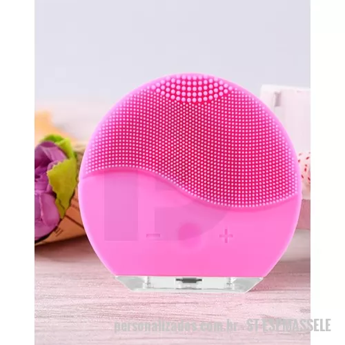 Escova Massageadora Facial personalizada - Com cerdas siliconadas que proporcionam a limpeza de pele a esponja massageadora eletrica personalizada é o brinde certo para presentear clientes e colaboradores. Sua tecnologia libera até 8 mil vibrações por minuto, fazendo massagem e ativando o col