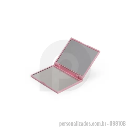 Espelho de bolso personalizado - Espelho de bolso Personalizado - 09810B - Espelho Plástico Duplo Sem Aumento  Descrição: Espelho retangular duplo sem aumento, produzido em plástico resistente. Possui superfície frontal com faixa decorativa e verso liso. Compacto e leve, é ideal para bolsas, nécessaires e kits promocionais.  Especificações:  Altura: 6,7 cm  Largura: 8,3 cm  Medidas para gravação (CxL): 3,5 cm × 8,3 cm  Peso aproximado: 48 g - 178447 - Espelho de bolso