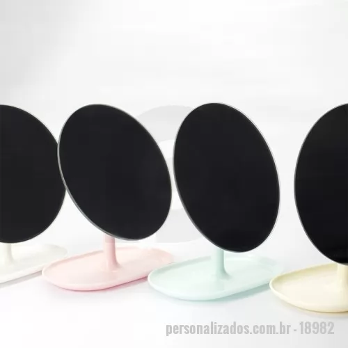Espelho personalizado - Descrição: Espelho de mesa com estrutura compacta em plástico de fácil montagem. Conta com base fixa e pedestal giratório em 360 graus que permite ajuste prático em diferentes ângulos e posições.  Altura :  25 cm  Largura :  10,7 cm  Comprimento :  15,8 cm  Medidas aproximadas para gravação (CxL):  3 cm x 12 cm  Tamanho total aproximado  (CxL):  Diâmetro: 16 cm