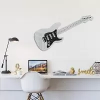 Espelhos cortados na laser, em qualquer formato e tamanho, com impressão UV direto no espelho, criando infinitas possibilidades de promoção e decoração. Os espelhos são feitos de acrílico espelhado prata ou dourado, tem exatamente o mesmo efeito de um espelho de vidro, sem a fragilidade do mesmo.