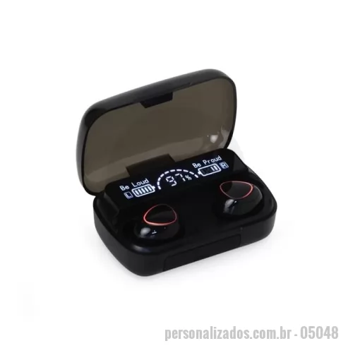 Fone de Ouvido Bluetooth personalizado -  Fone de ouvido bluetooth com comandos touch e case carregador. Com display de bateria e fechamento magnético, o case pode ser utilizado também como um power bank de baixa capacidade para emergências . Material plástico. Acompanham 2 pares de eartips em diferentes tamanhos e cabo USB.