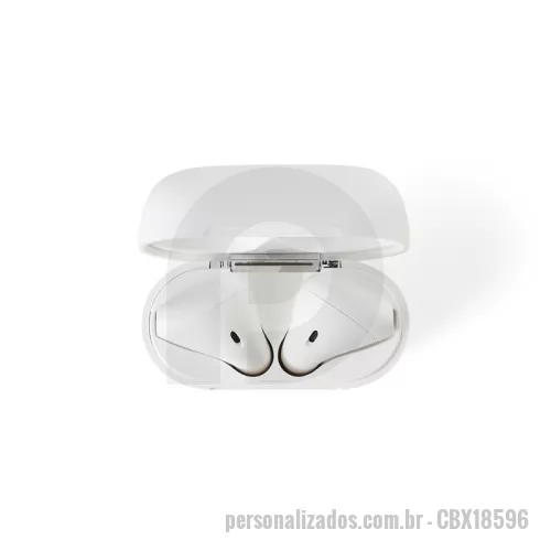 Fone de Ouvido Bluetooth personalizado - Fone de Ouvido Bluetooth Personalizado - CBX18596 - Fone de Ouvido Bluetooth com Case Carregador – Estilo, Conforto e Tecnologia  Fone de ouvido Bluetooth com comandos touch e microfone integrado, ideal para o uso no dia a dia. Possui acabamento brilhante nos fones e no case, garantindo um visual moderno e sofisticado. O estojo carregador conta com fechamento magnético, oferecendo mais segurança e praticidade no transporte. Acompanha cabo USB Lightning para recarga.  Especificações:  Altura: 5,6 cm  Largura: 4,4 cm  Espessura: 2,1 cm  Área para gravação: 3 cm x 3 cm  Peso aproximado: 39 g - 175959 - Fone de Ouvido Bluetooth