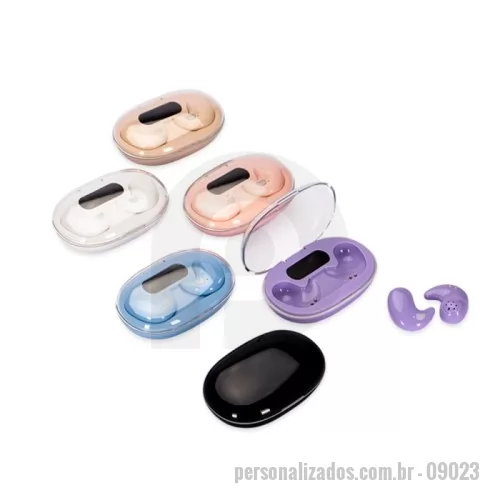 Fone de Ouvido Bluetooth personalizado - Descrição: Fones de ouvido intra-auriculares sem fio, com estrutura leve e compacta em plástico e conexão via Bluetooth 5.3, garantindo estabilidade durante o uso. Possui estojo de carregamento com display de LED para visualizar o nível de carga. Acompanha cabo USB-C.  Largura :  4,2 cm  Espessura :  2,3 cm  Comprimento :  6,5 cm  Medidas aproximadas para gravação (CxL):  1,5 cm x 3 cm