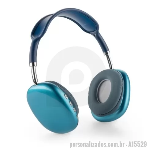 Fone de Ouvido Bluetooth personalizado - Fone de ouvido sem fio com estrutura em plástico. Possui conexão via Bluetooth 5.3, rádio FM e entrada para cartão TF (microSD), que permite a reprodução de arquivos MP3, além de microfone integrado e botão para atendimento de chamadas. Conta ainda com arco ajustável, revestimento acolchoado em espuma nas conchas, painel de botões para controle de funções e entradas USB-C e P2, destinadas ao carregamento e à conexão com fio em dispositivos compatíveis, respectivamente. Acompanha cabo USB-C. Gravação da logomarca em 1 cor já incluso.