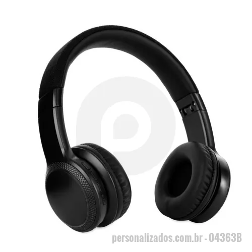Fone de Ouvido Bluetooth personalizado - Fone de ouvido com estrutura em plástico e metal, além de hastes ajustáveis, revestimento em tecido sintético e espuma e iluminação RGB em LED. Possui conexão Bluetooth 5.0 e rádio FM, botões para controle e entradas para cartão microSD (TF), auxiliar P2 e USB-C para carregamento. Acompanha cabo USB-C.