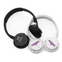 Fone de ouvido bluetooth preto, protetor de ouvido em couro sintético revestido de espuma. possui indicador led, botão liga/desliga, entrada para cartão microsd, entrada auxiliar/p2 e entrada micro usb. possui a função rádio; possui microfone embutido exclusivamente para o atendimento de chamadas telefônicas (não funciona em outros modos). frequência de resposta 20hz – 20 khz, impedância 32ohm, sensibilidade 108+/-3db.