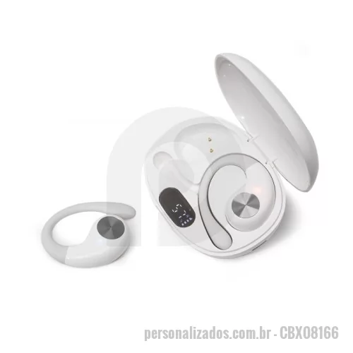 Fone de ouvido personalizado - Fone de ouvido Personalizado - CBX08166 - Viva uma nova experiência sonora com nosso fone esportivo sem inserção intra?auricular, que oferece conforto incomparável e ajustes ergonômicos para acompanhar seus treinos mais intensos. À prova d’água e resistente ao suor, ele se mantém firme em atividades ao ar livre. Os controles touch intuitivos permitem:  Avançar música: toque duplo no lado esquerdo  Aumentar volume: toque triplo no lado esquerdo  Voltar faixa: toque duplo no lado direito  Diminuir volume: toque triplo no lado direito  Modo Jogo (baixa latência): toque quádruplo em qualquer lado  Acompanha case com carregamento integrado e cabo USB?C para recargas rápidas e práticas. Se você busca performance, liberdade de movimento e versatilidade, este fone é a escolha definitiva para esporte e lazer.  Especificações:  Dimensões do fone: 3?cm (A) x 7,5?cm (L)  Área para gravação: 5,5?cm x 6,5?cm  Peso aproximado: 47?g - 175957 - Fone de ouvido