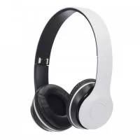 Fone de ouvido bluetooth e rádio FM. Material articulável plástico com hastes de altura regulável e protetor de couro sintético com espuma interna. Botão superior Liga/Desliga: basta segurá-lo para ligar ou desligar; Botão esquerdo << - : ao pressioná-lo irá retroceder a faixa ou estação, ao segurar irá diminuir o volume; Botão direito >> + : ao pressioná-lo irá avançar a faixa ou estação, ao segurar irá aumentar o volume; Botão inferior Modo: ao pressioná-lo alterna entre os modos bluetooth e rádio; Botão central >|| Play/Chamadas: ao pressionar este botão irá iniciar ou pausar uma faixa, no modo rádio pressione para começar a sintonização automática. Quando estiver conectado e receber uma chamada, ao pressioná-lo irá atender a chamada, ao segurá-lo irá recusar a chamada ou pressionando duas vezes irá rediscar. Possui microfone embutido e entrada AUX/P2. USB DC5VIN; Frequência FM 87.5-108MHz; Frequência wireless 2.401-2.480GHz; Alcance 10 metros; Frequência 50HZ-20KHz; Potência de saí
