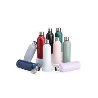 Garrafa inox 800ml em inox com tampa rosqueável e acabamento fosco. Altura : 23,2 cm Largura : 7,3 cm Circunferência : 22,7 cm Peso aproximado g : 155