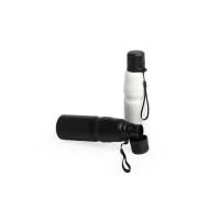 Garrafa inox 800ml com tampa plástica rosqueável e cordão para transporte. Altura : 25,4 cm Largura : 3 cm Circunferência : 23 cm Peso aproximado g : 170