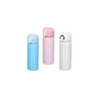 Garrafa 500 ml em inox com botão e válvula para abertura. Possui um sistema de trava basta mover para cima/baixo para abrir/fechar pressione o botão central para abrir a tampa. Altura : 19,8 cm Largura : 6,4 cm Circunferência : 20,3 cm Peso aproximad