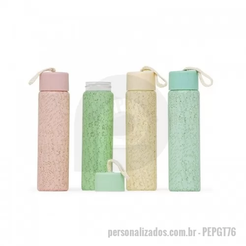 Garrafa personalizada - Garrafa personalizada com capacidade para 330ml produzida em vidro borossilicato. Possui acabamento adesivado, tampa plástica rosqueável com vedação para evitar o vazamento do líquido e alça de algodão. Ideal para divulgar sua empresa em eventos corporativos, brindes personalizados e campanhas promocionais.