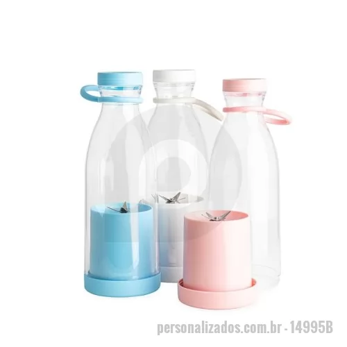 Garrafa personalizada - Descrição: Experimente a praticidade do nosso liquidificador portátil e sem fio! Com capacidade de 380ml, ele é ideal para sucos, shakes e smoothies a qualquer hora, em qualquer lugar. Suas 6 lâminas de aço inoxidável trituram frutas, vegetais e gelo com facilidade, garantindo misturas perfeitas em segundos. Operação simplificada: basta um toque no botão. E para a limpeza? Super fácil, com copo removível para higienização rápida. Acompanha cabo USB. Obs. (Para o funcionamento do produto a quantidade total de frutas/água adicionadas não deve exceder 300ml).  Altura :  22,8 cm  Largura :  7,4 cm  Circunferência :  24,8 cm  Medidas aproximadas para gravação (CxL):  10 cm x 6 cm  Peso aproximado (g):  263