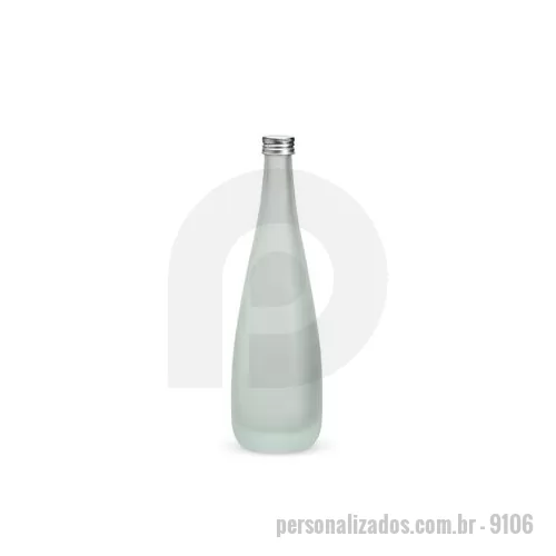 Garrafa personalizada - Garrafa de vidro com acabamento fosco, tampa rosqueável em alumínio e capacidade máxima de 550 ml. Altura : 27 cm Largura : 8 cm Circunferência : 25,1cm Peso aproximado g : 519