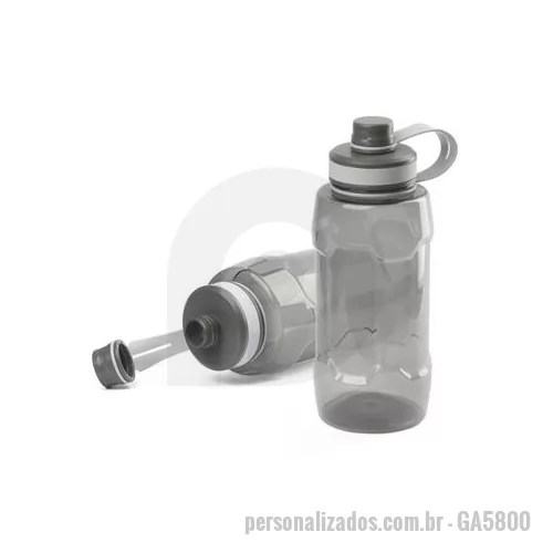 Garrafa personalizada - Garrafa plástica de 1,5 litros com alça para transporte, tampa protetora para bocal e tampa rosqueável. Contém detalhe emborrachado na tampa e garrafa com detalhes em relevo.
