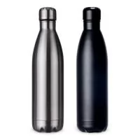 Garrafa térmica 780ml em inox de alta qualidade. Possui tampa rosqueável com detalhe superior em relevo.